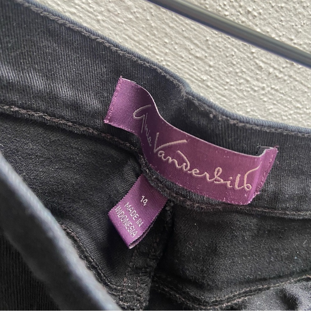 Gloria Vanderbilt Short Amanda High Rise Tapered Jean Pants - Picture 6 of 6